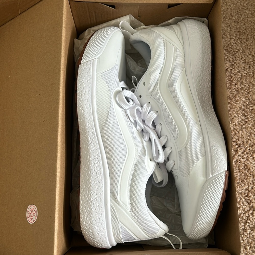 NIB Vans Ultrarange EXO White on White Training Shoe